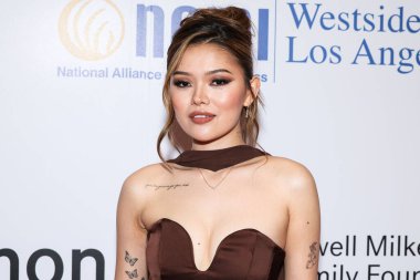 Japon-Amerikan aktris, dansçı ve şarkıcı Lisa Yamada, 8 Mayıs 2025 'te Beverly Hills, Los Angeles' ta düzenlenen Ulusal Akıl Hastalıkları Birliği (NAMI) Akıl Sağlığı Galasına katıldı.     