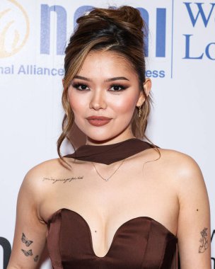 Japon-Amerikan aktris, dansçı ve şarkıcı Lisa Yamada, 8 Mayıs 2025 'te Beverly Hills, Los Angeles' ta düzenlenen Ulusal Akıl Hastalıkları Birliği (NAMI) Akıl Sağlığı Galasına katıldı.     