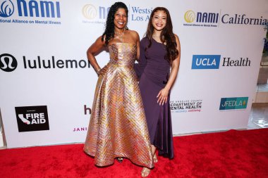 Robyn Simpson Reid ve kızı / Amerikalı aktris Storm Reid, 8 Mayıs 2025 'te Beverly Hills Hotel' de düzenlenen Maybelline tarafından sunulan Ulusal Akıl Hastalıkları Birliği (NAMI) 2025 Akıl Sağlığı Galasına geldiler..