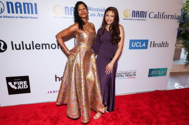 Robyn Simpson Reid ve kızı / Amerikalı aktris Storm Reid, 8 Mayıs 2025 'te Beverly Hills Hotel' de düzenlenen Maybelline tarafından sunulan Ulusal Akıl Hastalıkları Birliği (NAMI) 2025 Akıl Sağlığı Galasına geldiler..