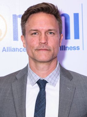 Amerikalı aktör Scott Porter, 8 Mayıs 2025 'te Beverly Hills Otel' de düzenlenen Maybelline tarafından sunulan Ulusal Akıl Hastalıkları Birliği (NAMI) 2025 Akıl Sağlığı Galasına geldi..     