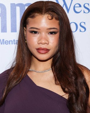Amerikalı aktris Storm Reid, 8 Mayıs 2025 'te Beverly Hills Hotel' de düzenlenen Maybelline tarafından sunulan Ulusal Akıl Hastalıkları Birliği (NAMI) 2025 Akıl Sağlığı Galasına geldi..     