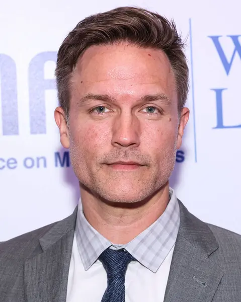 Amerikalı aktör Scott Porter, 8 Mayıs 2025 'te Beverly Hills Otel' de düzenlenen Maybelline tarafından sunulan Ulusal Akıl Hastalıkları Birliği (NAMI) 2025 Akıl Sağlığı Galasına geldi..     