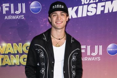 Amerikalı aktör, şarkıcı, söz yazarı ve gitarist Asher Angel, 10 Mayıs 2025 tarihinde Huntington City Beach, Orange County, California, ABD 'de düzenlenen Fiji Airways tarafından sunulan iHeartRadio 102.7 KIIS FM Wango 2025' e ulaştı.