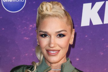 Amerikalı şarkıcı, söz yazarı, moda tasarımcısı, yapımcı Gwen Stefani, 10 Mayıs 2025 'te Huntington Beach, Orange County, California, ABD' de Fiji Airways tarafından sunulan iHeartRadio 102.7 KIIS FM Wango Tango 2025 'e ulaştı..