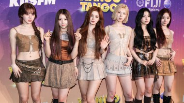 Lily Jin Park Morrow, Jiwoo, Sullyoon, BAE (Bae Jinsol), Güney Koreli kız grubu NMIXX 'ten Kyujin ve Haewon, Fiji Havayolları tarafından 10 Mayıs 2025' te Huntington City Beach 'te düzenlenen iHeartRadio 102.7 KIIS FM Wango Tango 2025' e geldiler. 