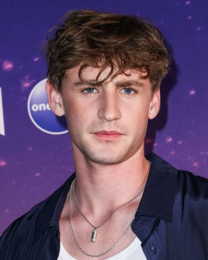 Amerikalı aktör ve Will Ferrell 'in oğlu Magnus Ferrell, 10 Mayıs 2025' te Huntington City Beach, Orange County, Kaliforniya 'da düzenlenen Fiji Airways tarafından sunulan iHeartRadio 102.7 KIIS FM Wango 2025' e geldiler.. 