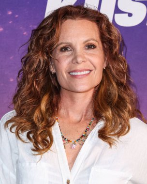Amerikalı aktris Robyn Lively, 10 Mayıs 2025 'te Huntington City Beach, Orange County, Kaliforniya, ABD' de düzenlenen Fiji Airways tarafından sunulan iHeartRadio 102.7 KIIS FM Wango 2025 'e ulaştı..