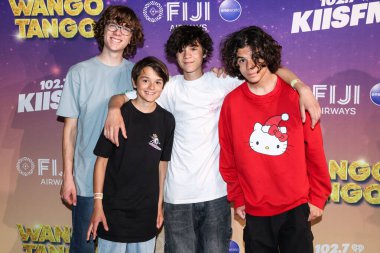 Cameron Trueblood, Ethan Trueblood, Mason Trueblood ve Dylan Trueblood müzik grubu Trueblood, 10 Mayıs 2025 'te Huntington Beach' te düzenlenen Fiji Havayolları tarafından sunulan iHeartRadio 'nun 102.7 KIIS FM Wango Tango 2025' ine geldiler.