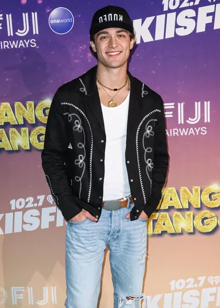 Amerikalı aktör, şarkıcı, söz yazarı ve gitarist Asher Angel, 10 Mayıs 2025 tarihinde Huntington City Beach, Orange County, California, ABD 'de düzenlenen Fiji Airways tarafından sunulan iHeartRadio 102.7 KIIS FM Wango 2025' e ulaştı.