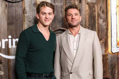 Deacon Phillippe ve Peder Ryan Phillippe, 13 Mayıs 2025 'te Los Angeles' ta bulunan Akademi Sinema Müzesi 'ndeki Ted Mann Tiyatrosu' nda düzenlenen Amazon Prime Video 'nun' Motorheads '1. sezonunun Los Angeles Özel Gösterimi' ne geldiler.