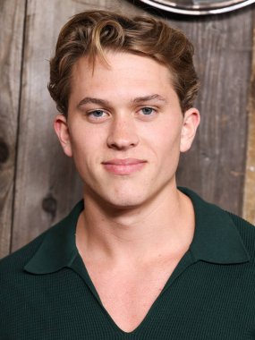 Amerikalı aktör Deacon Phillippe, 13 Mayıs 2025 'te Los Angeles, Kaliforniya' da bulunan Akademi Sinema Müzesi 'ndeki Ted Mann Tiyatrosu' nda düzenlenen Amazon Prime Video 'nun Motorheads' ın 1. sezonunun özel gösterimine geliyor.