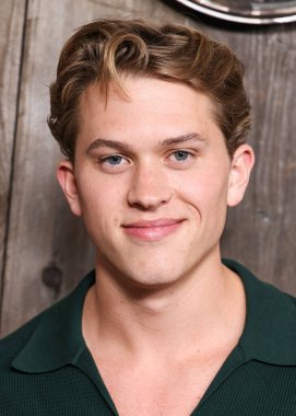 Amerikalı aktör Deacon Phillippe, 13 Mayıs 2025 'te Los Angeles, Kaliforniya' da bulunan Akademi Sinema Müzesi 'ndeki Ted Mann Tiyatrosu' nda düzenlenen Amazon Prime Video 'nun Motorheads' ın 1. sezonunun özel gösterimine geliyor.