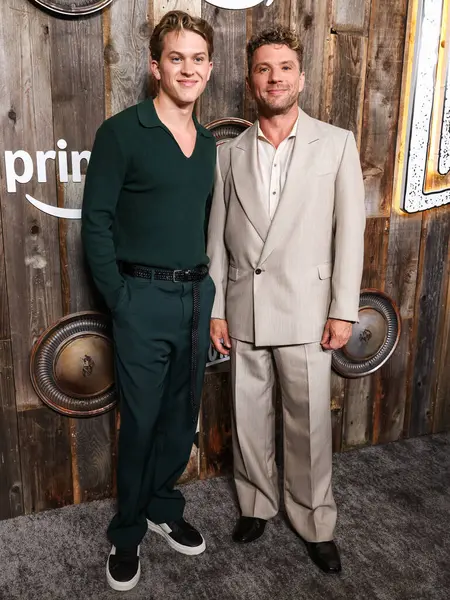 Deacon Phillippe ve Peder Ryan Phillippe, 13 Mayıs 2025 'te Los Angeles' ta bulunan Akademi Sinema Müzesi 'ndeki Ted Mann Tiyatrosu' nda düzenlenen Amazon Prime Video 'nun' Motorheads '1. sezonunun Los Angeles Özel Gösterimi' ne geldiler.