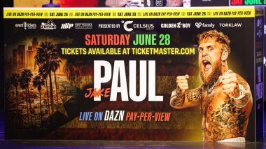 Jake Paul vs. Julio Cesar Chavez Jr. 'ın 14 Mayıs 2025 tarihinde Hollywood, Los Angeles, Kaliforniya, ABD' de Avalon Hollywood 'da düzenlediği basın konferansının genel görünümü. 