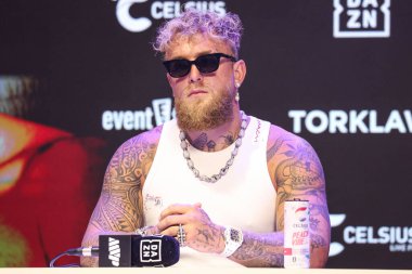 Amerikalı profesyonel boksör ve aktör Jake 'El Gallo de Dorado' Paul, 14 Mayıs 2025 'te Hollywood, Los Angeles, Kaliforniya, ABD' de düzenlenen Jake Paul - Julio Cesar Chavez Jr. Basın Konferansına katıldı..        