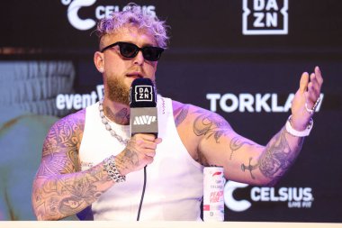 Amerikalı profesyonel boksör ve aktör Jake 'El Gallo de Dorado' Paul, 14 Mayıs 2025 'te Hollywood, Los Angeles, Kaliforniya, ABD' de düzenlenen Jake Paul - Julio Cesar Chavez Jr. Basın Konferansına katıldı..         