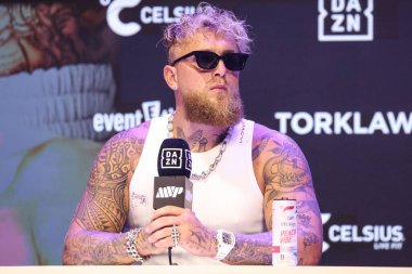 Amerikalı profesyonel boksör ve aktör Jake 'El Gallo de Dorado' Paul, 14 Mayıs 2025 'te Hollywood, Los Angeles, Kaliforniya, ABD' de düzenlenen Jake Paul - Julio Cesar Chavez Jr. Basın Konferansına katıldı..         