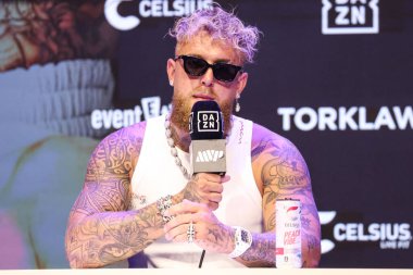 Amerikalı profesyonel boksör ve aktör Jake 'El Gallo de Dorado' Paul, 14 Mayıs 2025 'te Hollywood, Los Angeles, Kaliforniya, ABD' de düzenlenen Jake Paul - Julio Cesar Chavez Jr. Basın Konferansına katıldı..        