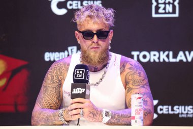 Amerikalı profesyonel boksör ve aktör Jake 'El Gallo de Dorado' Paul, 14 Mayıs 2025 'te Hollywood, Los Angeles, Kaliforniya, ABD' de düzenlenen Jake Paul - Julio Cesar Chavez Jr. Basın Konferansına katıldı..         