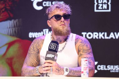 Amerikalı profesyonel boksör ve aktör Jake 'El Gallo de Dorado' Paul, 14 Mayıs 2025 'te Hollywood, Los Angeles, Kaliforniya, ABD' de düzenlenen Jake Paul - Julio Cesar Chavez Jr. Basın Konferansına katıldı..         