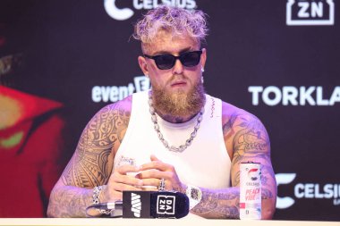 Amerikalı profesyonel boksör ve aktör Jake 'El Gallo de Dorado' Paul, 14 Mayıs 2025 'te Hollywood, Los Angeles, Kaliforniya, ABD' de düzenlenen Jake Paul - Julio Cesar Chavez Jr. Basın Konferansına katıldı..         