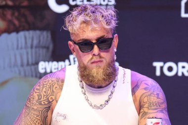 Amerikalı profesyonel boksör ve aktör Jake 'El Gallo de Dorado' Paul, 14 Mayıs 2025 'te Hollywood, Los Angeles, Kaliforniya, ABD' de düzenlenen Jake Paul - Julio Cesar Chavez Jr. Basın Konferansına katıldı..        
