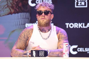 Amerikalı profesyonel boksör ve aktör Jake 'El Gallo de Dorado' Paul, 14 Mayıs 2025 'te Hollywood, Los Angeles, Kaliforniya, ABD' de düzenlenen Jake Paul - Julio Cesar Chavez Jr. Basın Konferansına katıldı..        