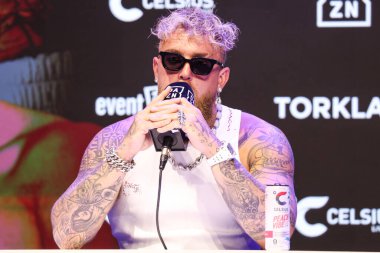 Amerikalı profesyonel boksör ve aktör Jake 'El Gallo de Dorado' Paul, 14 Mayıs 2025 'te Hollywood, Los Angeles, Kaliforniya, ABD' de düzenlenen Jake Paul - Julio Cesar Chavez Jr. Basın Konferansına katıldı..         