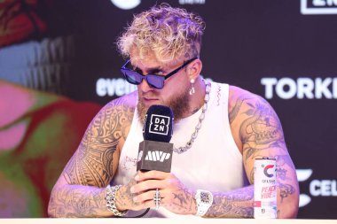Amerikalı profesyonel boksör ve aktör Jake 'El Gallo de Dorado' Paul, 14 Mayıs 2025 'te Hollywood, Los Angeles, Kaliforniya, ABD' de düzenlenen Jake Paul - Julio Cesar Chavez Jr. Basın Konferansına katıldı..        