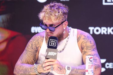 Amerikalı profesyonel boksör ve aktör Jake 'El Gallo de Dorado' Paul, 14 Mayıs 2025 'te Hollywood, Los Angeles, Kaliforniya, ABD' de düzenlenen Jake Paul - Julio Cesar Chavez Jr. Basın Konferansına katıldı..        