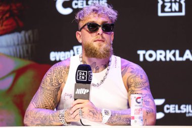 Amerikalı profesyonel boksör ve aktör Jake 'El Gallo de Dorado' Paul, 14 Mayıs 2025 'te Hollywood, Los Angeles, Kaliforniya, ABD' de düzenlenen Jake Paul - Julio Cesar Chavez Jr. Basın Konferansına katıldı..         