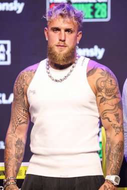 Amerikalı profesyonel boksör ve aktör Jake 'El Gallo de Dorado' Paul, 14 Mayıs 2025 'te Hollywood, Los Angeles, Kaliforniya, ABD' de düzenlenen Jake Paul - Julio Cesar Chavez Jr. Basın Konferansına katıldı..        