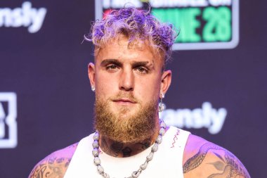 Amerikalı profesyonel boksör ve aktör Jake 'El Gallo de Dorado' Paul, 14 Mayıs 2025 'te Hollywood, Los Angeles, Kaliforniya, ABD' de düzenlenen Jake Paul - Julio Cesar Chavez Jr. Basın Konferansına katıldı..         