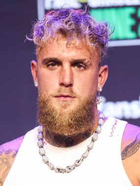 Amerikalı profesyonel boksör ve aktör Jake 'El Gallo de Dorado' Paul, 14 Mayıs 2025 'te Hollywood, Los Angeles, Kaliforniya, ABD' de düzenlenen Jake Paul - Julio Cesar Chavez Jr. Basın Konferansına katıldı..        