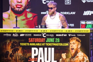 Amerikalı profesyonel boksör ve aktör Jake 'El Gallo de Dorado' Paul, 14 Mayıs 2025 'te Hollywood, Los Angeles, Kaliforniya, ABD' de düzenlenen Jake Paul - Julio Cesar Chavez Jr. Basın Konferansına katıldı.. 