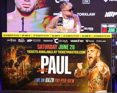 Amerikalı profesyonel boksör ve aktör Jake 'El Gallo de Dorado' Paul, 14 Mayıs 2025 'te Hollywood, Los Angeles, Kaliforniya, ABD' de düzenlenen Jake Paul - Julio Cesar Chavez Jr. Basın Konferansına katıldı.. 