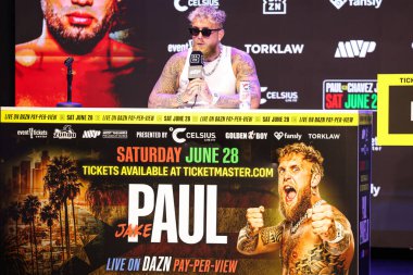 Amerikalı profesyonel boksör ve aktör Jake 'El Gallo de Dorado' Paul, 14 Mayıs 2025 'te Hollywood, Los Angeles, Kaliforniya, ABD' de düzenlenen Jake Paul - Julio Cesar Chavez Jr. Basın Konferansına katıldı..        