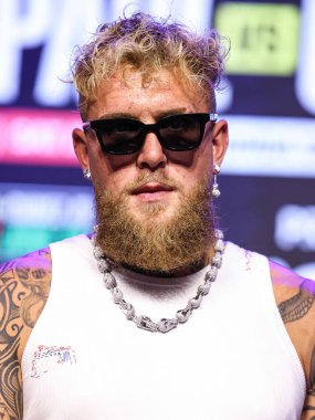 Amerikalı profesyonel boksör ve aktör Jake 'El Gallo de Dorado' Paul, 14 Mayıs 2025 'te Hollywood, Los Angeles, Kaliforniya, ABD' de düzenlenen Jake Paul - Julio Cesar Chavez Jr. Basın Konferansına katıldı..         