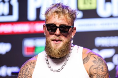 Amerikalı profesyonel boksör ve aktör Jake 'El Gallo de Dorado' Paul, 14 Mayıs 2025 'te Hollywood, Los Angeles, Kaliforniya, ABD' de düzenlenen Jake Paul - Julio Cesar Chavez Jr. Basın Konferansına katıldı..        