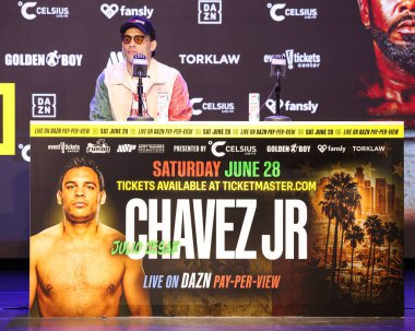 Meksikalı profesyonel boksör Julio Cesar Chavez Jr., 14 Mayıs 2025 tarihinde Hollywood, Los Angeles, Kaliforniya, ABD 'de düzenlenen Jake Paul - Julio Cesar Chavez Jr. Basın Konferansına katıldı..              
