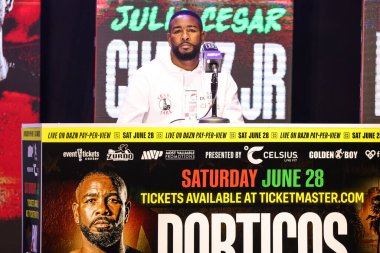 Kübalı profesyonel boksör Yuniel Dorticos, 14 Mayıs 2025 tarihinde Hollywood, Los Angeles, Kaliforniya, ABD 'de düzenlenen Jake Paul - Julio Cesar Chavez Jr. Basın Konferansına katıldı..   