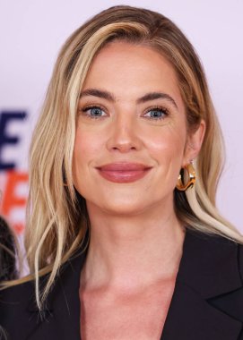 Veronica Swanson Sakalı giyen Amerikalı aktris, şarkıcı ve manken Ashley Benson, 16 Mayıs 2025 'te Century City, Los Angeles, Kaliforniya, ABD' deki Fairmont Century Plaza 'da düzenlenen 32..