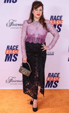 Jennifer Tilly, 16 Mayıs 2025 'te Fairmont Century Plaza' da düzenlenen MS Gala 2025 'in 32. Yıllık Silme Yarışı' na katılıyor..