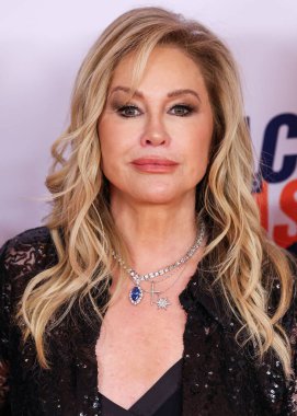 Kathy Hilton, 16 Mayıs 2025 'te Fairmont Century Plaza' da düzenlenen MS Gala 2025 'in 32. Yıllık Silme Yarışı' na katılıyor..