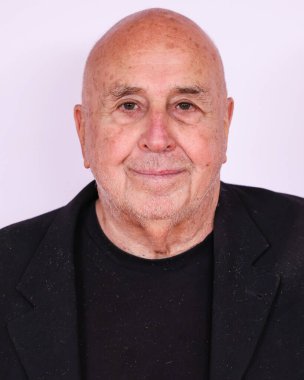 Larry Namer, 16 Mayıs 2025 'te Fairmont Century Plaza' da düzenlenen MS Gala 2025 'in 32. Yıllık Silme Yarışı' na katılıyor..