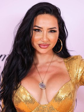 Natasha Graziano, 16 Mayıs 2025 'te Fairmont Century Plaza' da düzenlenen MS Gala 2025 'in 32. Yıllık Silme Yarışı' na katılıyor..