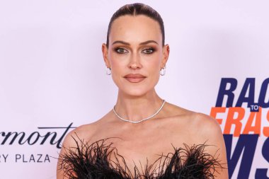 Avustralyalı-Amerikalı dansçı Peta Murgatroyd, 16 Mayıs 2025 'te Century City, Los Angeles, Kaliforniya, ABD' deki Fairmont Century Plaza 'da düzenlenen MS Gala 2025' in 32.. 