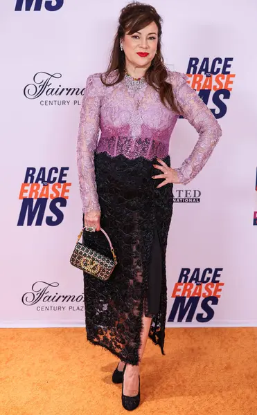 Jennifer Tilly, 16 Mayıs 2025 'te Fairmont Century Plaza' da düzenlenen MS Gala 2025 'in 32. Yıllık Silme Yarışı' na katılıyor..