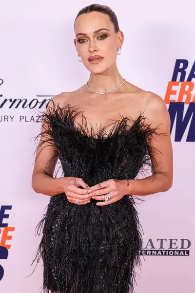Avustralyalı-Amerikalı dansçı Peta Murgatroyd, 16 Mayıs 2025 'te Century City, Los Angeles, Kaliforniya, ABD' deki Fairmont Century Plaza 'da düzenlenen MS Gala 2025' in 32.. 